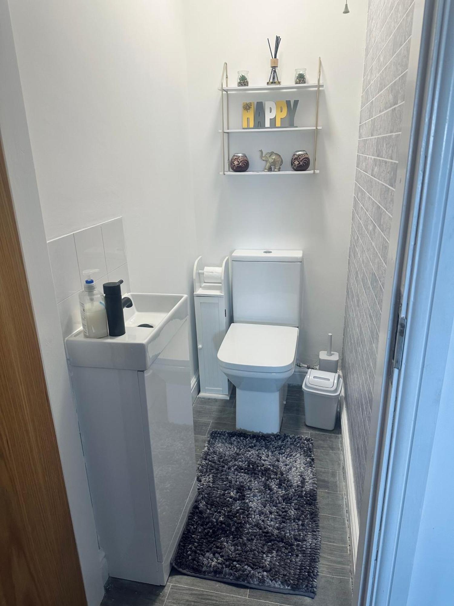 Unique View Of Anfield Stadium - Charming 2 Bedroom Apartment In Liverpool With Parking Buitenkant foto